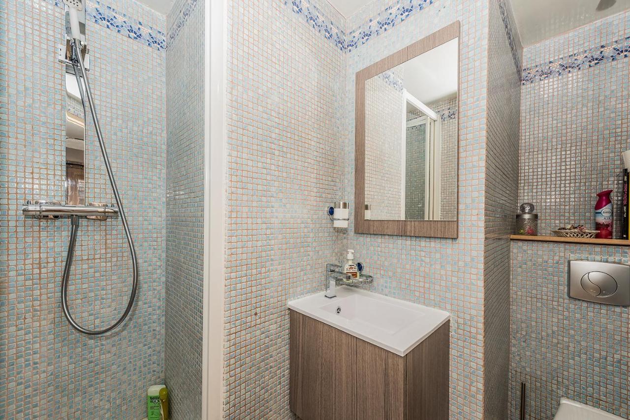 Chambres D'Hotes La Closerie Des Trois Marottes Melun Exterior photo