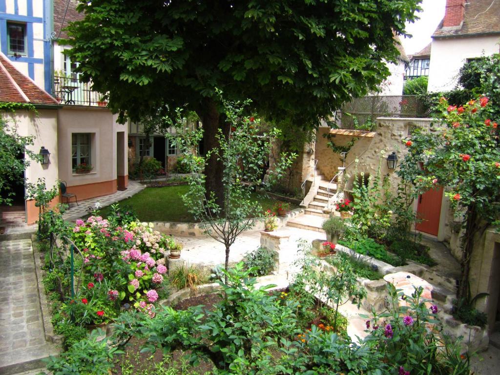 Chambres D'Hotes La Closerie Des Trois Marottes Melun Exterior photo