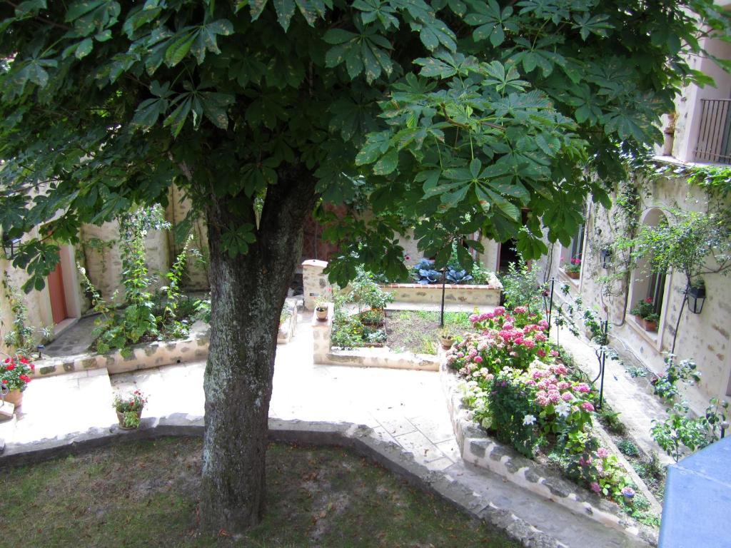 Chambres D'Hotes La Closerie Des Trois Marottes Melun Room photo